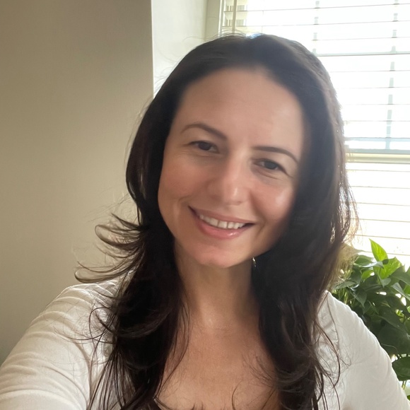 Meet your Posher, Liz - Picture 3 of 4